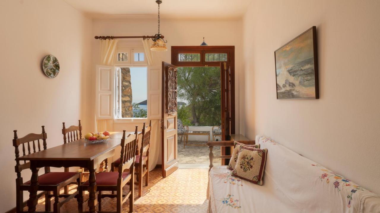 Ivi Beach Front Villa, Leros Vromolithos ภายนอก รูปภาพ