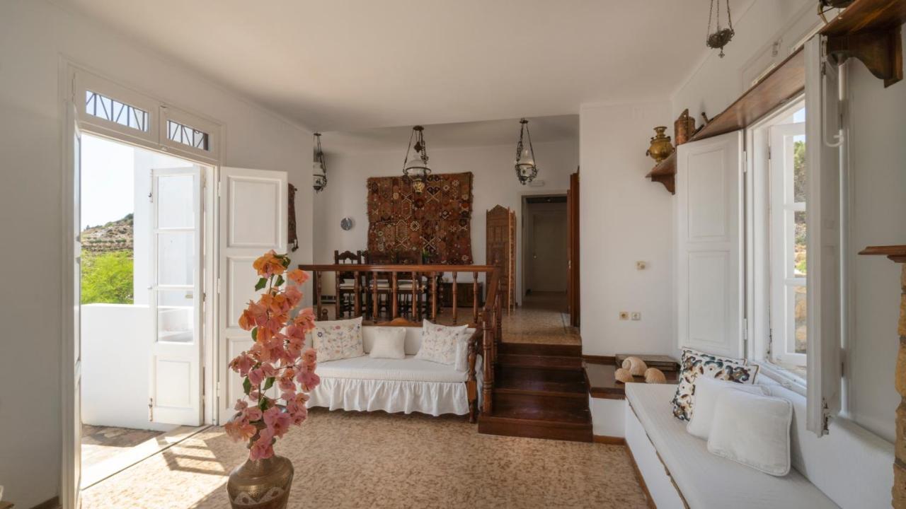 Ivi Beach Front Villa, Leros Vromolithos ภายนอก รูปภาพ